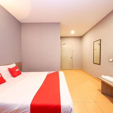 Oyo 89676 Hotel 22 Seremban Exterior photo
