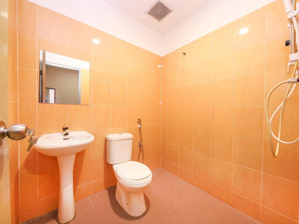 Oyo 89676 Hotel 22 Seremban Exterior photo